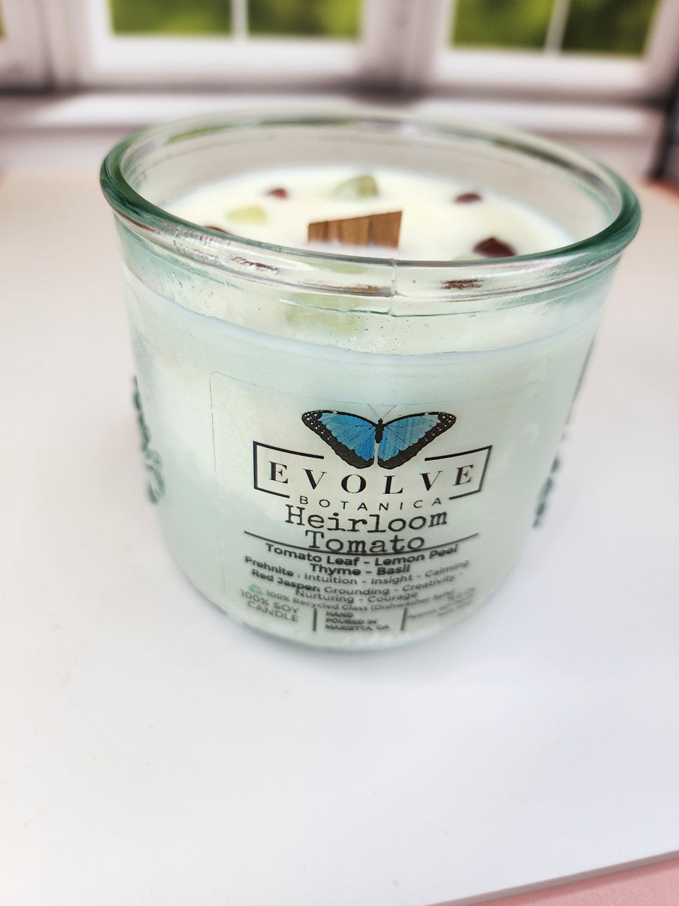 Evolve Botanica Rocks Candle - Heirloom Tomato (Wood Wick, Prehnite & Red Jasper, Soy Candle)