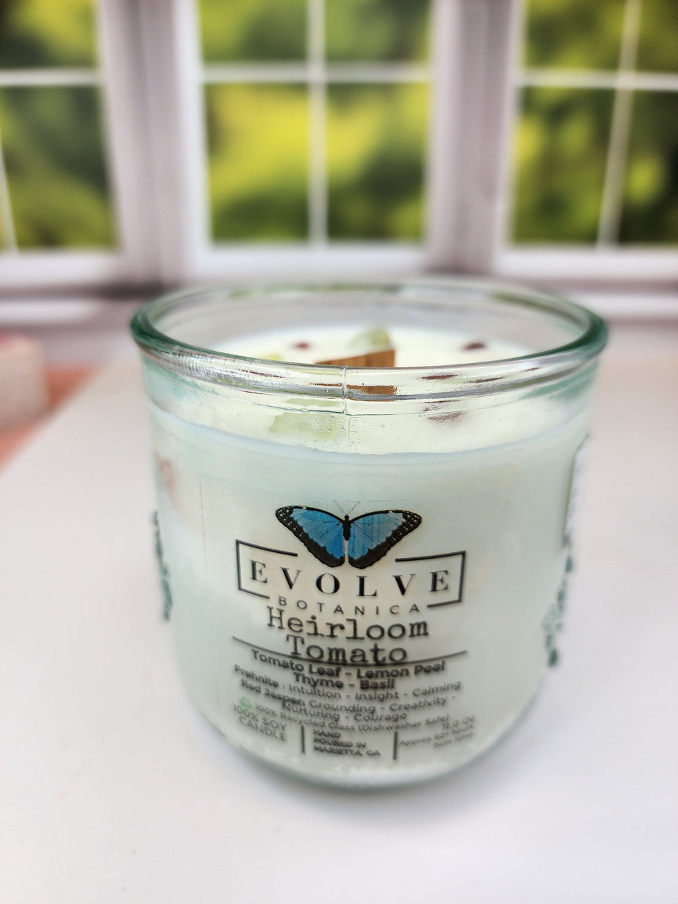 Evolve Botanica Rocks Candle - Heirloom Tomato (Wood Wick, Prehnite & Red Jasper, Soy Candle)