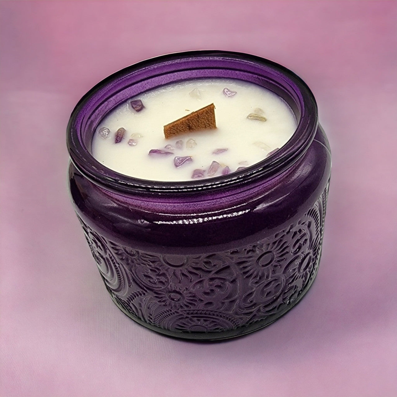 Evolve Botanica Queen of Everything - 4 oz Wood Wick Soy Candle (Amethyst, Rose Quartz)