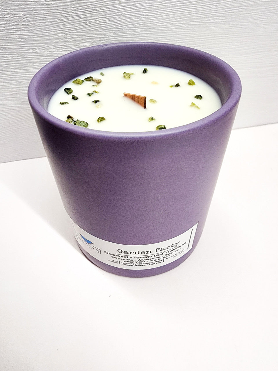 Evolve Botanica Farmers Market Candle - Garden Party (Wood Wick Gemstone Soy Candle)