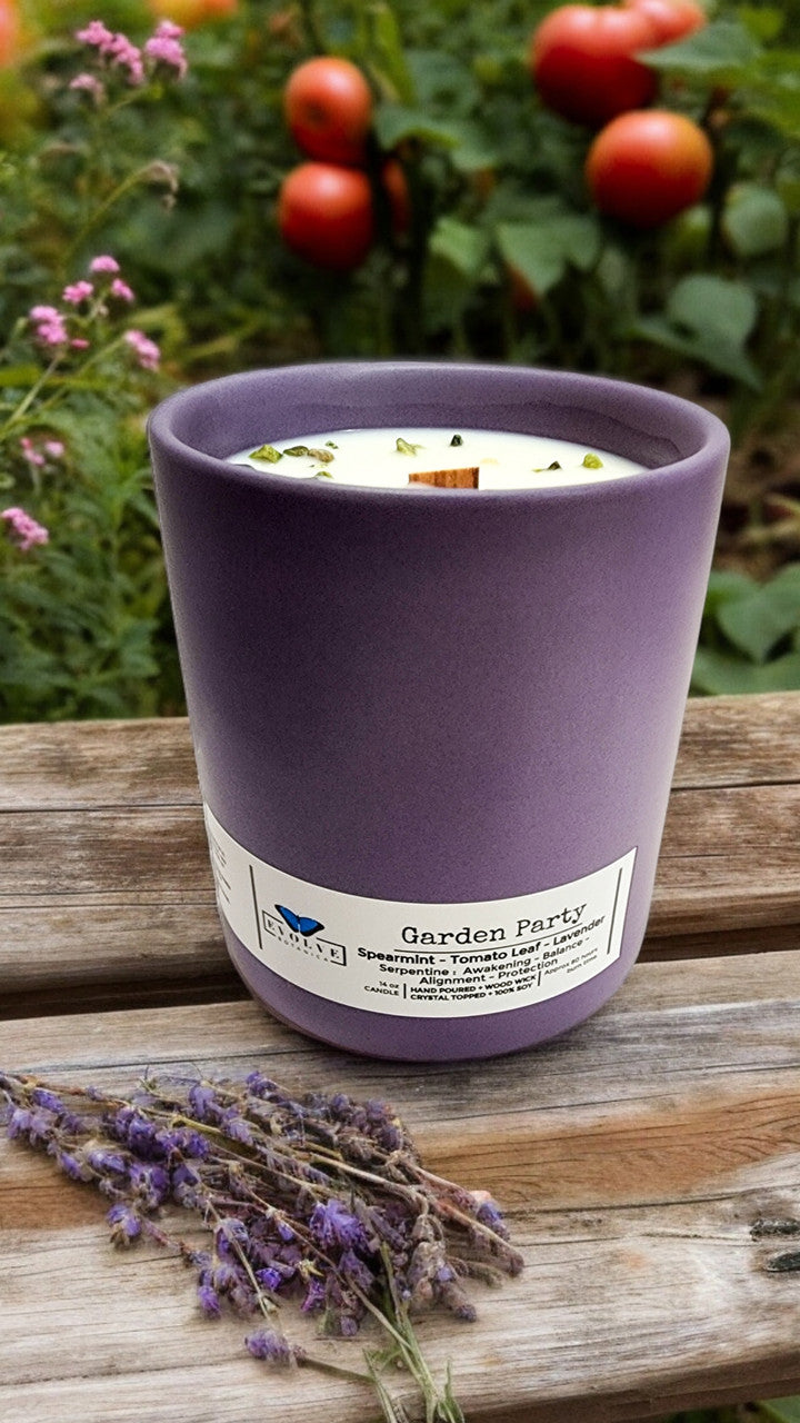 Evolve Botanica Farmers Market Candle - Garden Party (Wood Wick Gemstone Soy Candle)