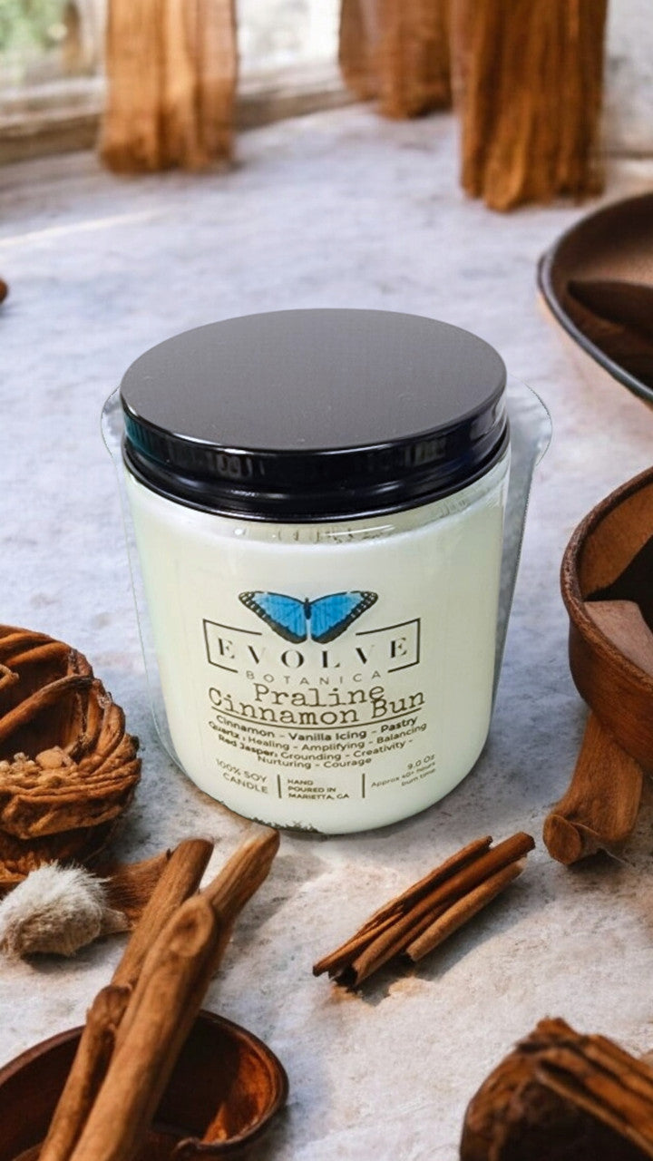 Evolve Botanica Classic 9oz Jam Jar Crystal Soy Candle - Praline Cinnamon Bun (Red Jasper & Clear Quartz)