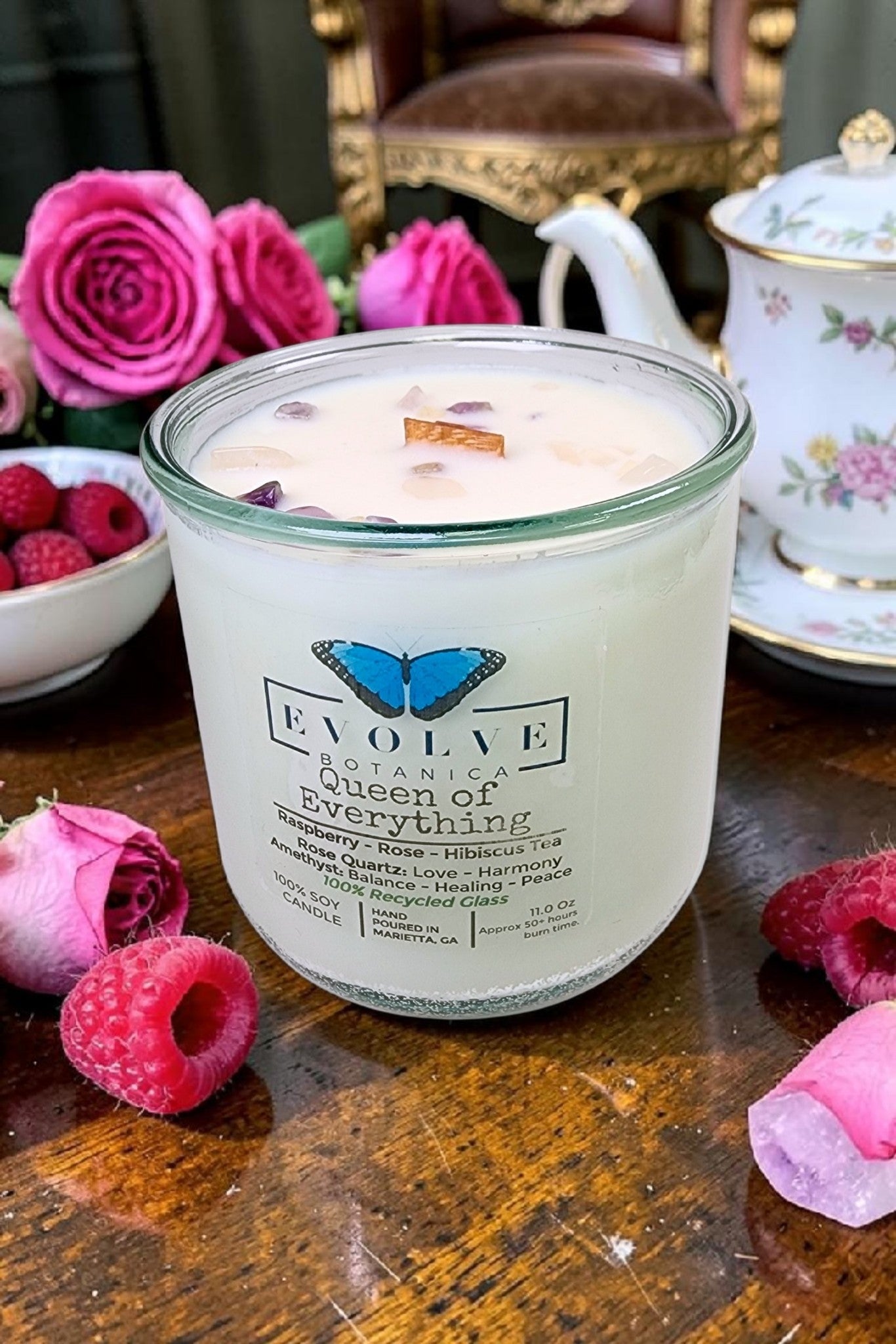 Queen of Everything Rocks candle with Rose Quartz & Amethyst — pomegranate, hibiscus & rose