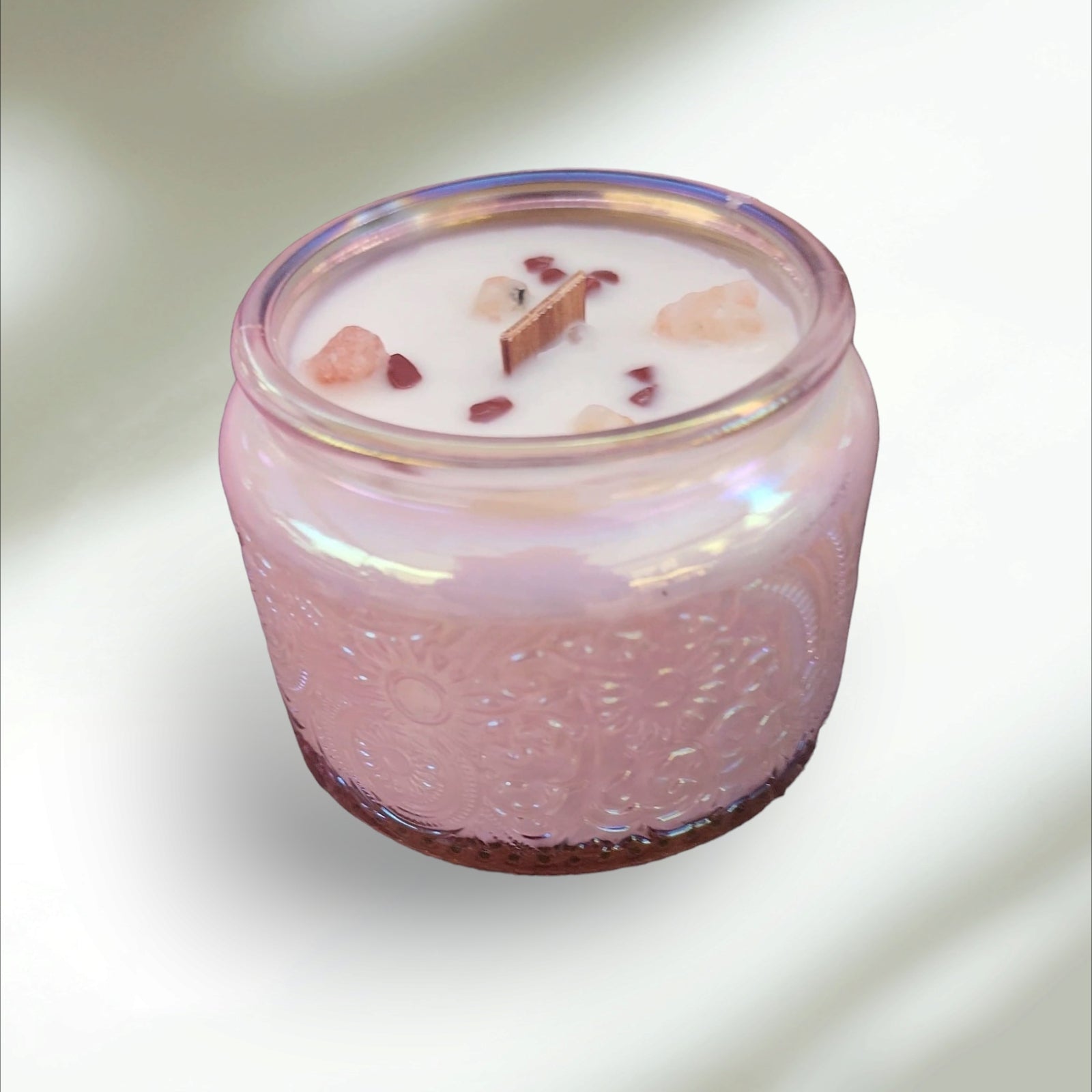 It Girl - Wood Wick Soy Candle (Sunstone & Red Jasper) - Embossed Glass