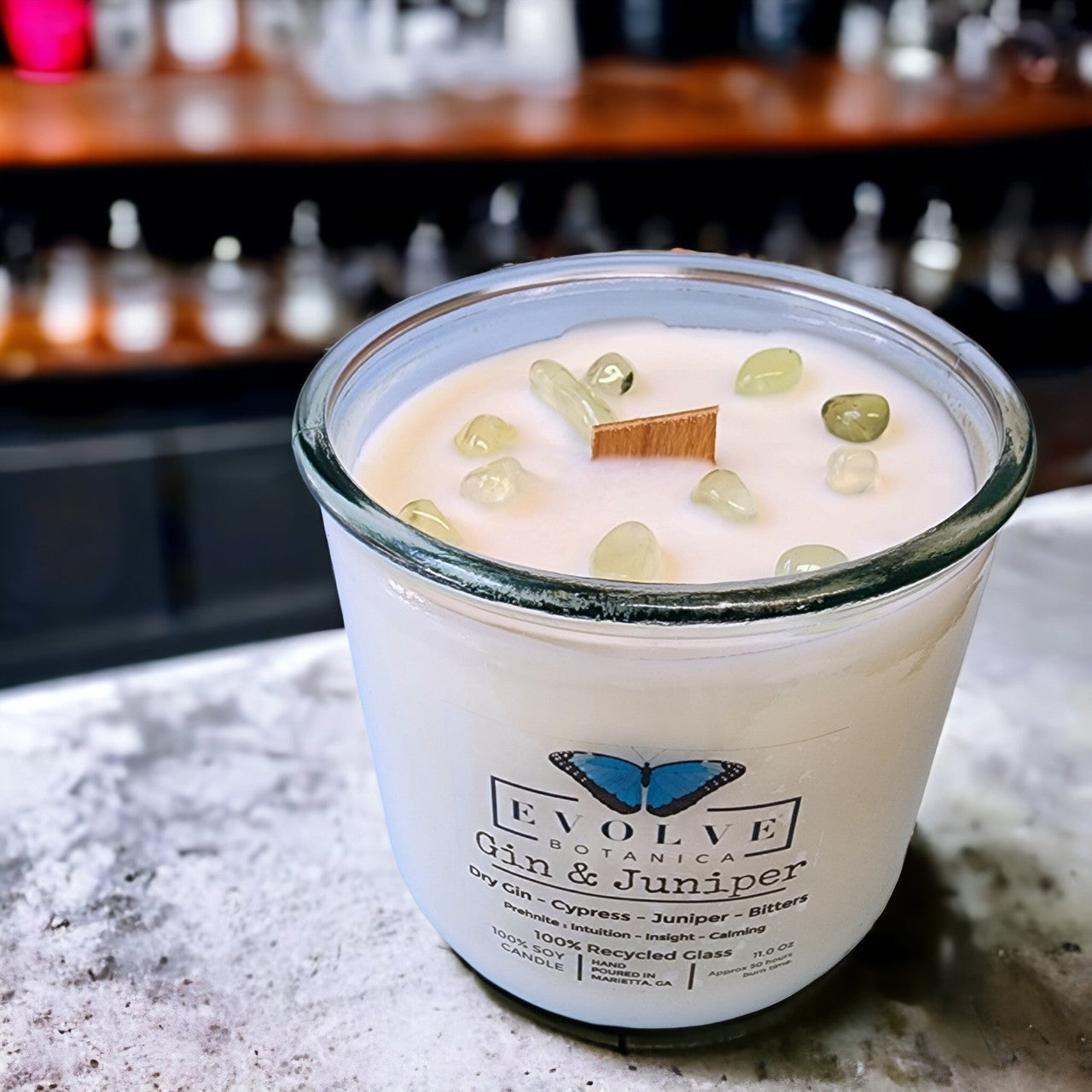 Evolve Botanica Rocks Candle - Gin & Juniper (Wood Wick Prehnite Gemstone Soy Candle)