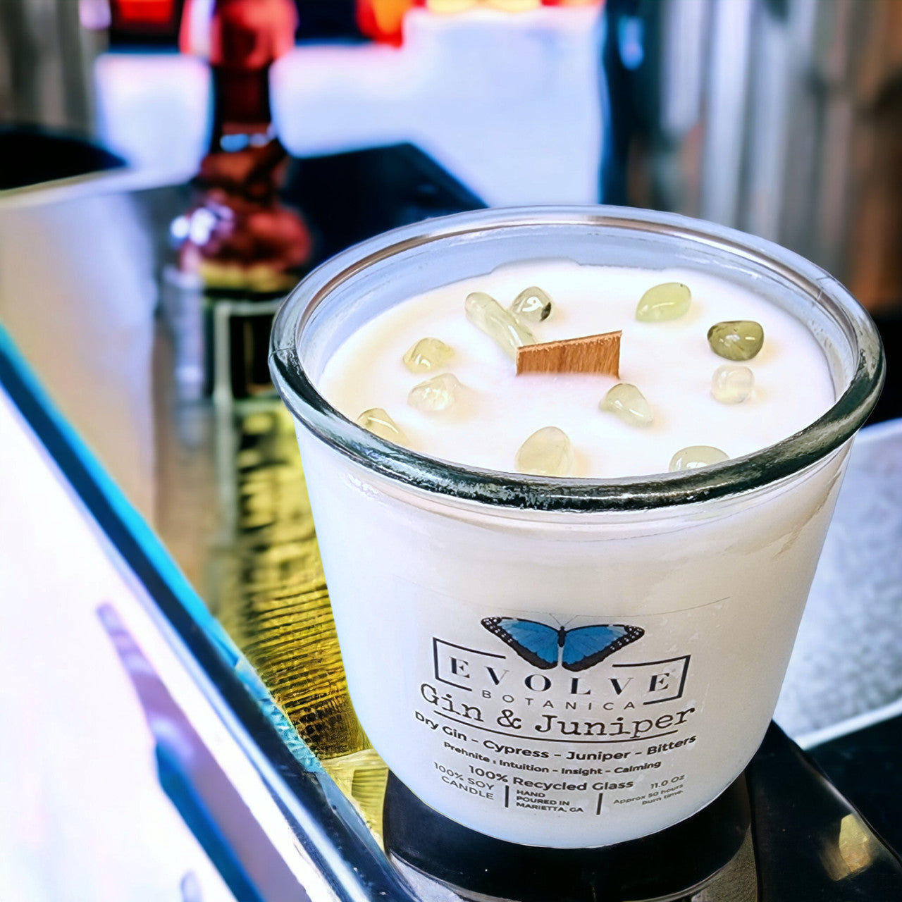 Evolve Botanica Rocks Candle - Gin & Juniper (Wood Wick Prehnite Gemstone Soy Candle)