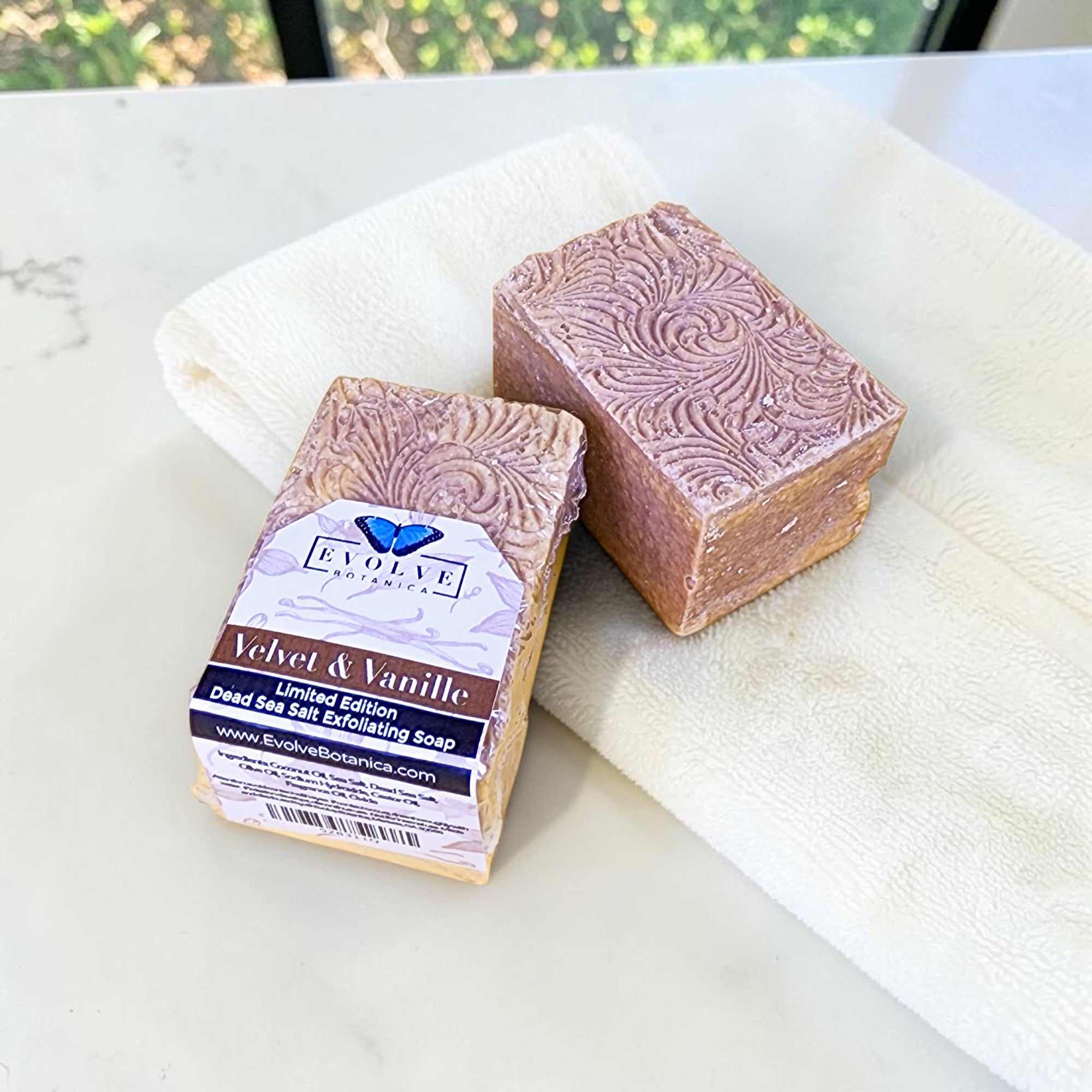 Velvet & Vanille Himalayan Pink Salt Spa Soap