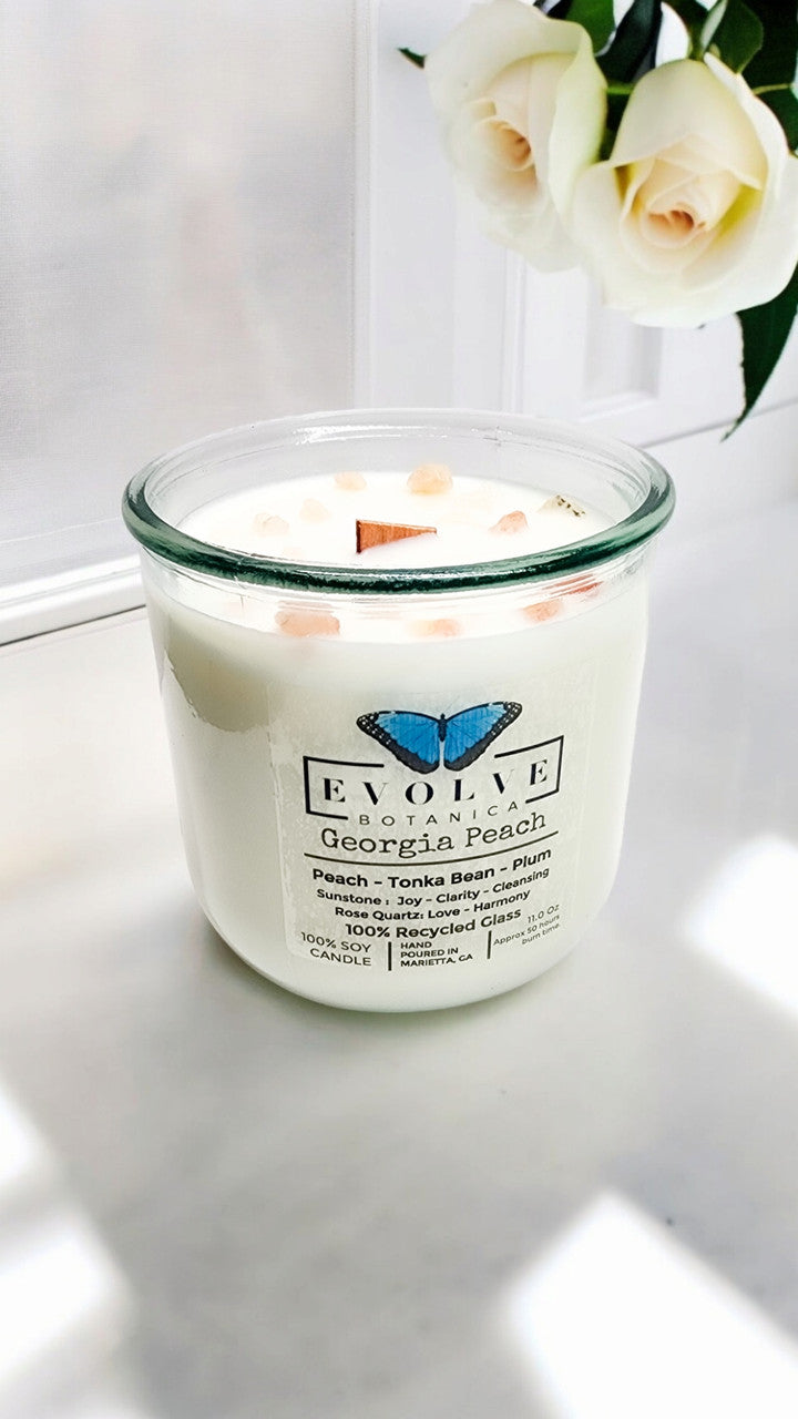 Close-up of Georgia Peach candle — ripe peach & vanilla southern sweet scent