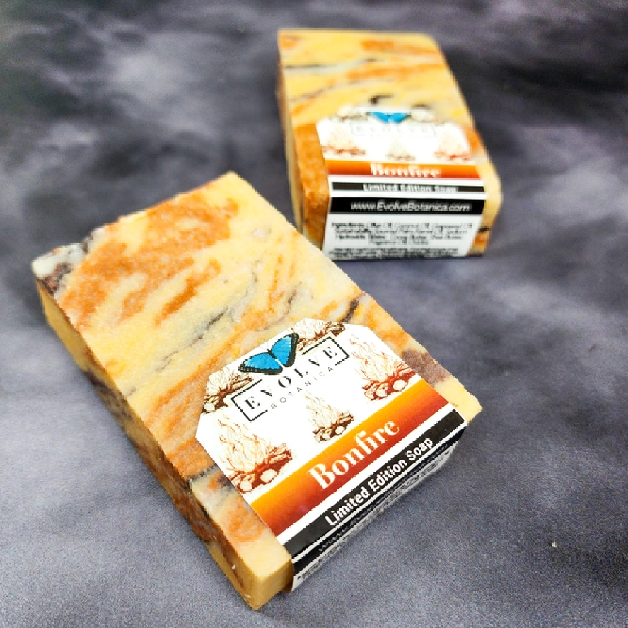 Evolve Botanica Seasonal Soap - Bonfire (Christmas)
