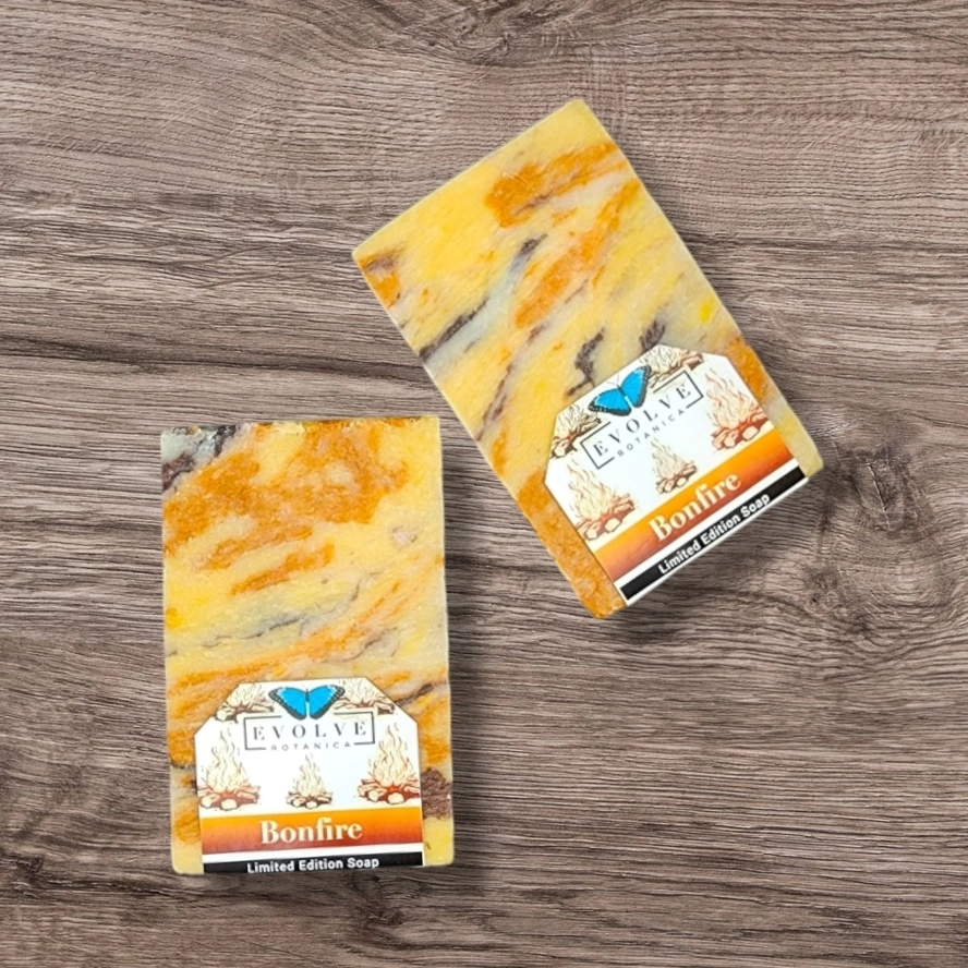 Evolve Botanica Seasonal Soap - Bonfire (Christmas)