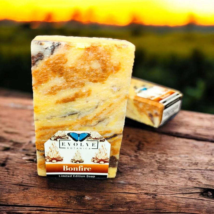 Evolve Botanica Seasonal Soap - Bonfire (Christmas)