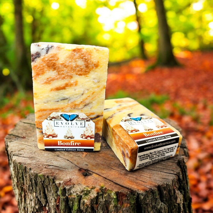 Evolve Botanica Seasonal Soap - Bonfire (Christmas)